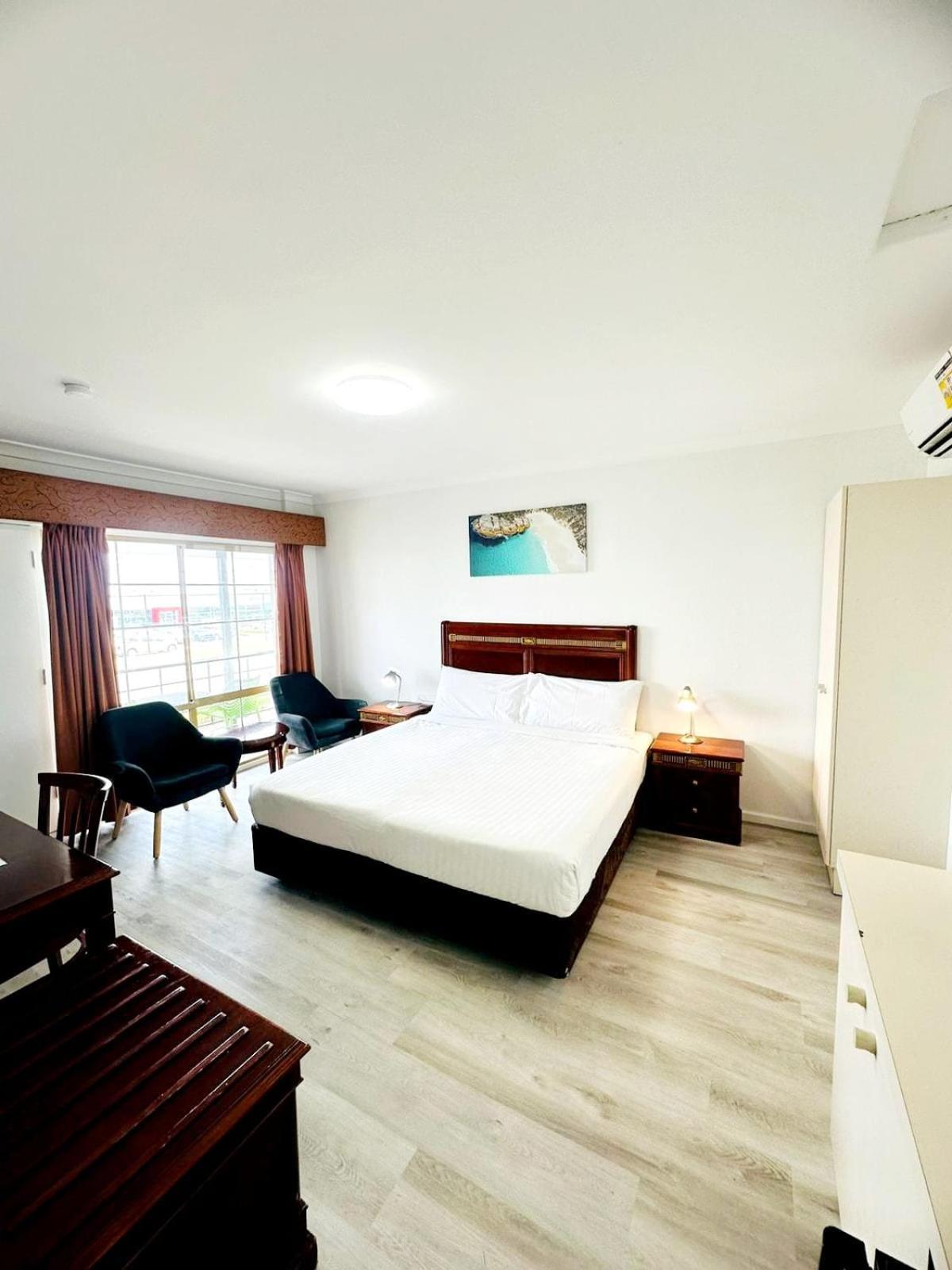 Отель Ibis Styles Олбани Экстерьер фото