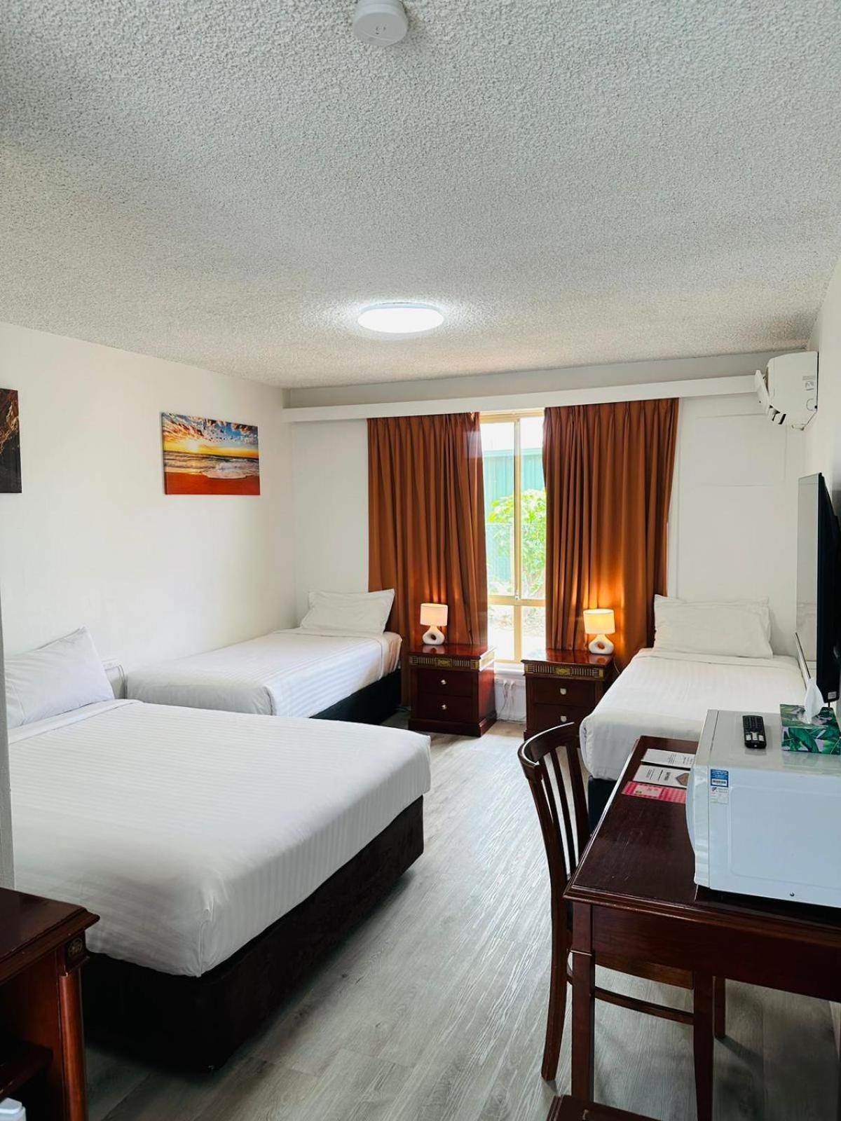 Отель Ibis Styles Олбани Экстерьер фото